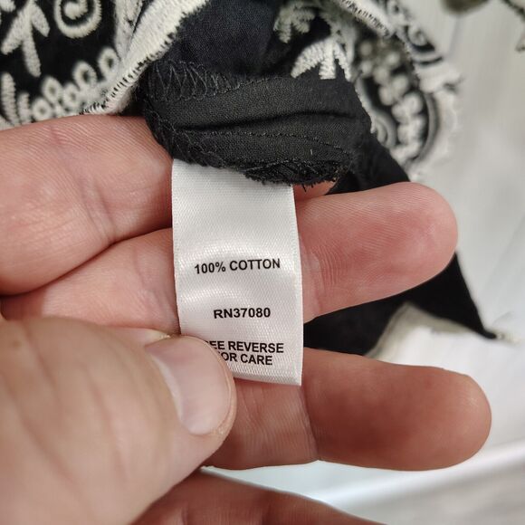 Est 1946 Black And White Floral Embroidered Blouse Side Split Small - Picture 5 of 8